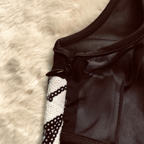 Sequenced Bebe Dress - Picture 6 of 12